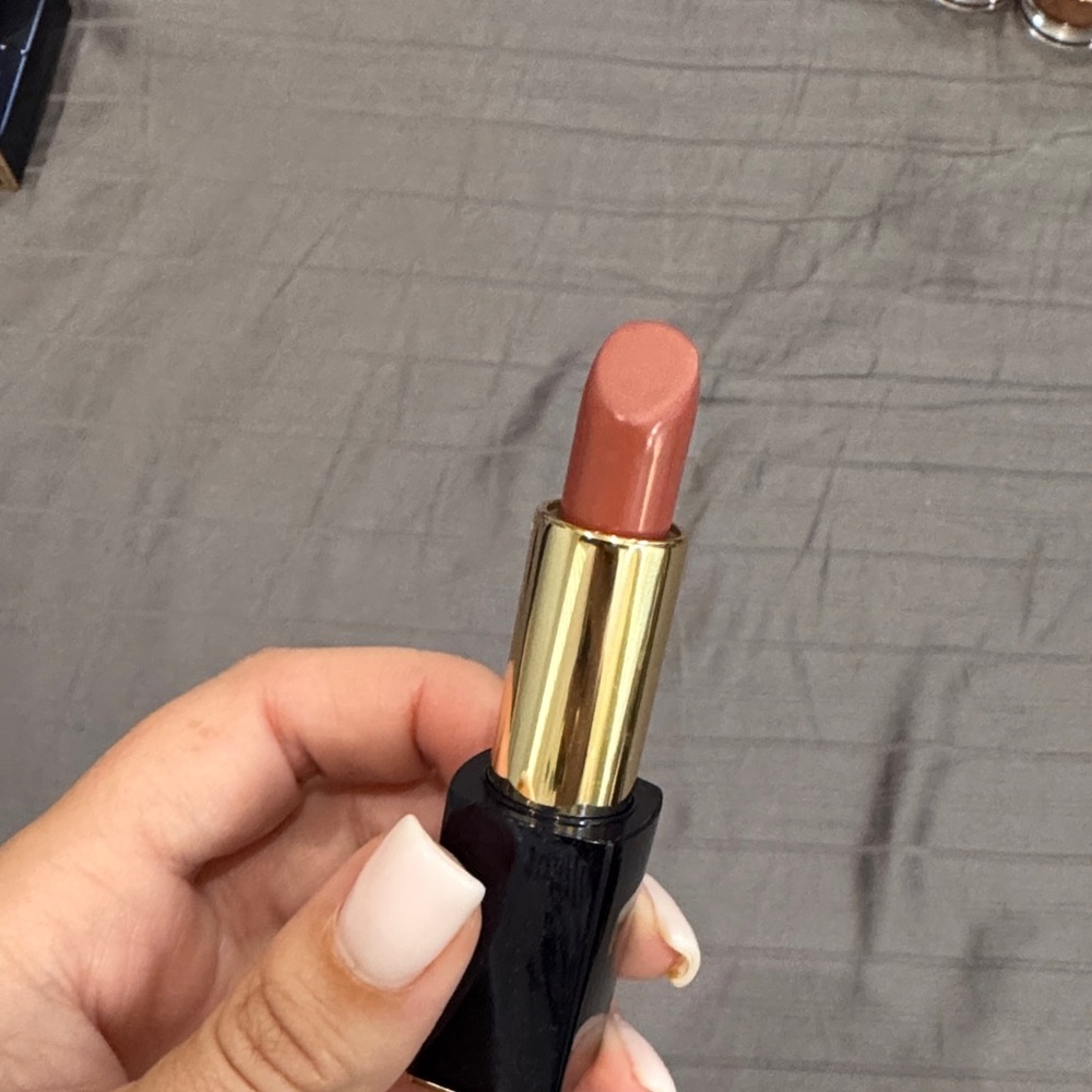 Estee Lauder 160 discreet Lipstick